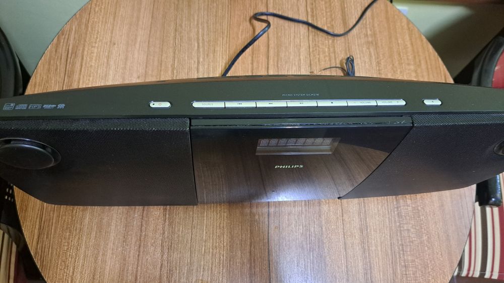 Vînd microsistem Philips dcm-278