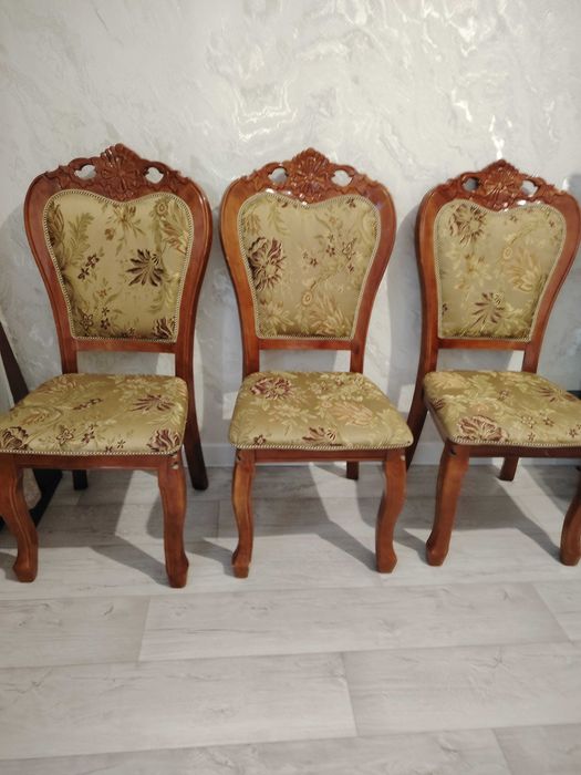 Продам стулья 8 штук