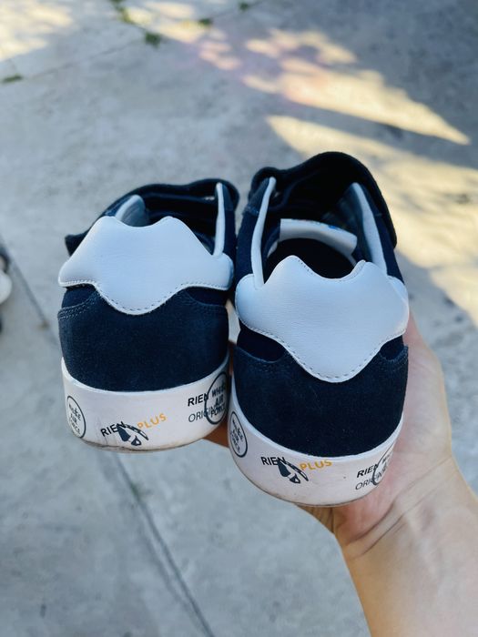 Vand adidasi premiata