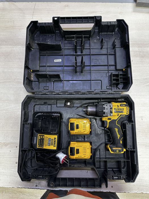 Шуруповер Dewalt Dcf706
