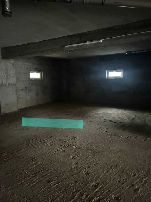 Vand  loc de parcare in garaj,zona Energia