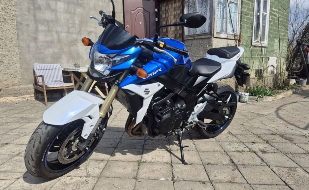 Suzuki GSR 750 2016 на ЧАСТИ