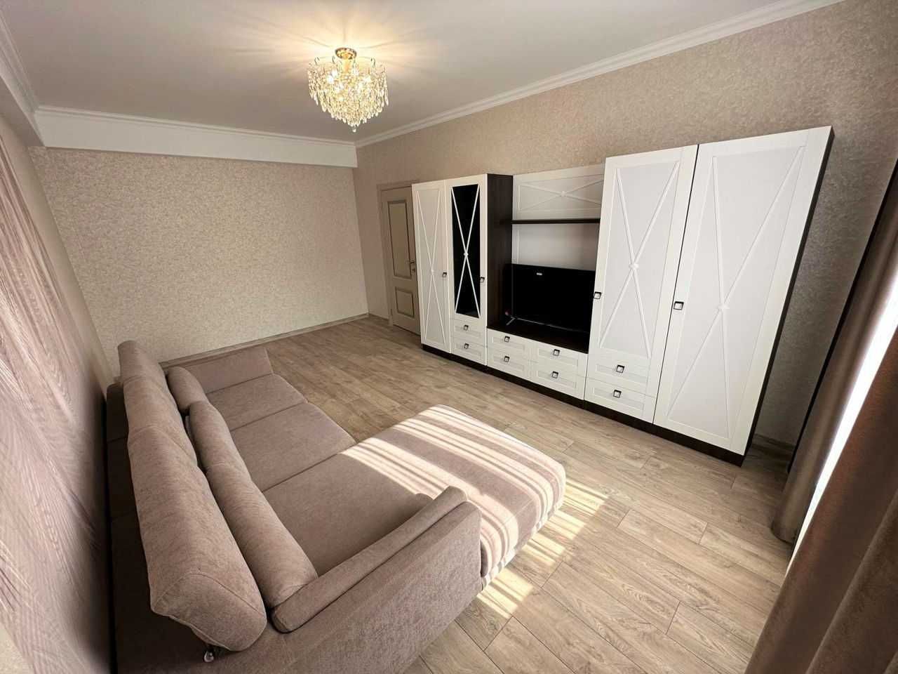 Дава се под наем Двустаен апартамент в София, Люлин 5 - 75 кв.м за 350 € - Снимка #1