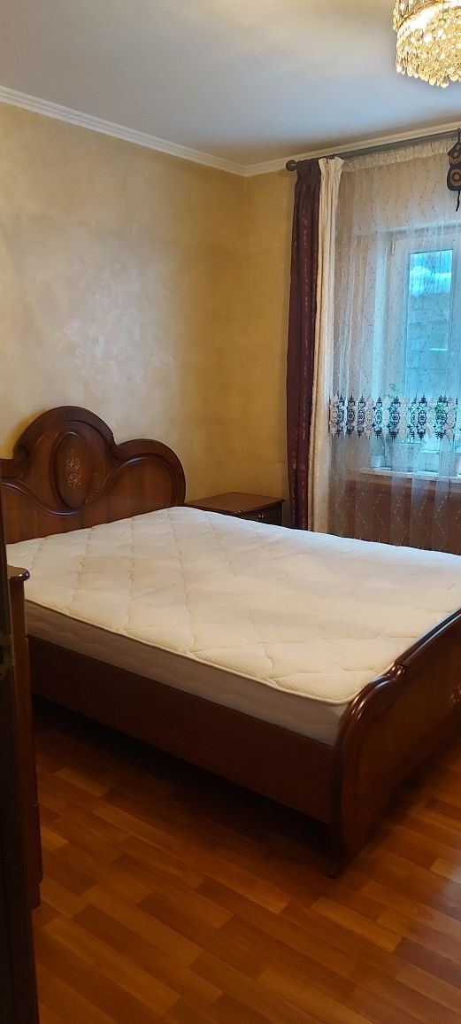 Продам спальню с матрасом