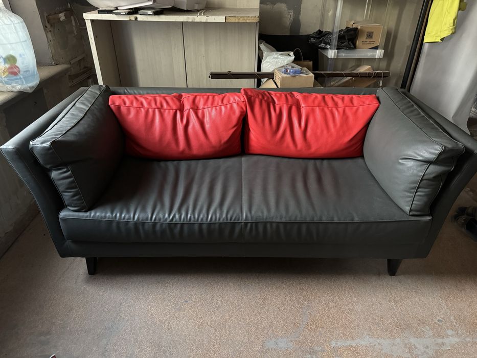 Продам диван в офис