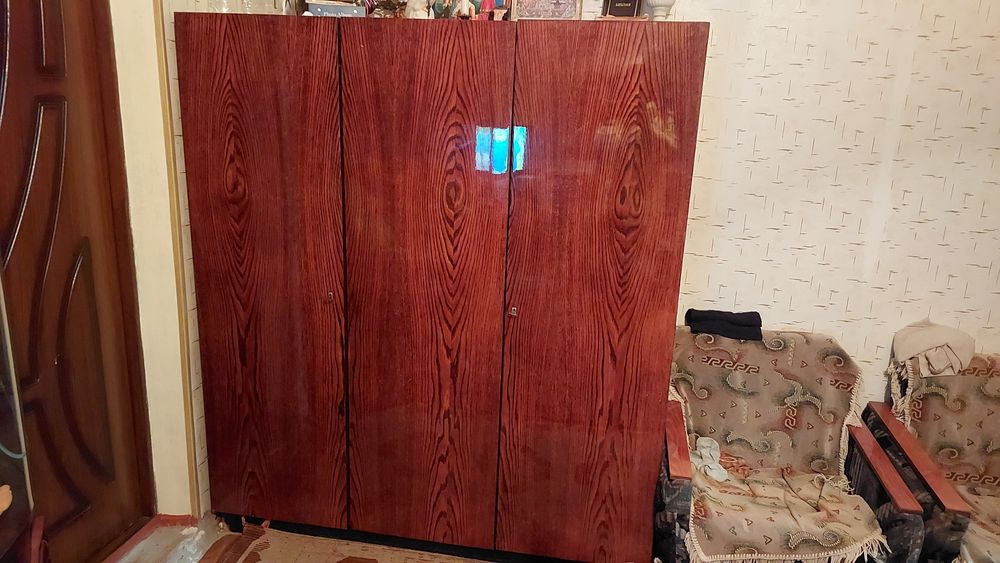 Продаётся мебель(шкаф)