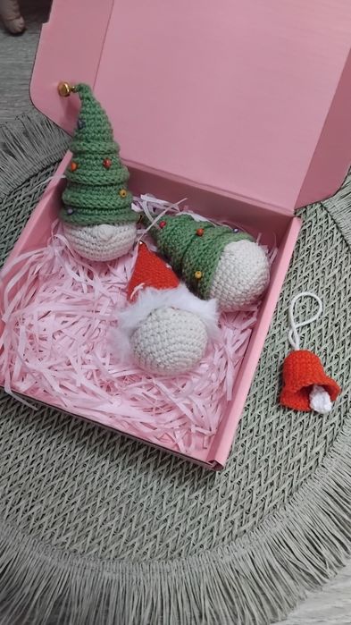 Коледни играчки, украса