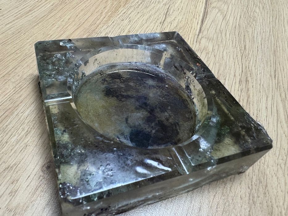 Пепелник от смола