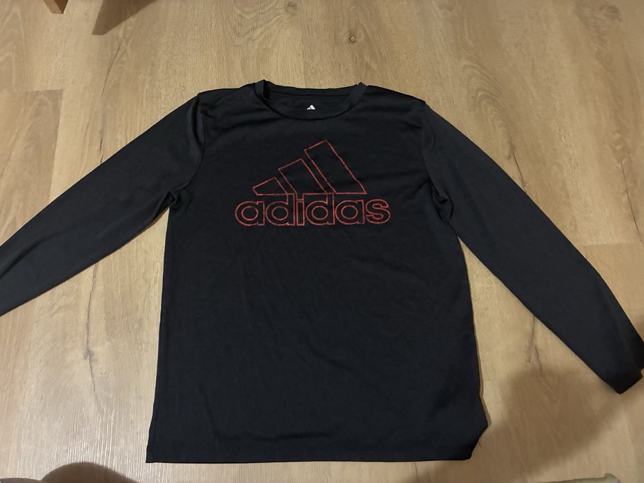 ADIDAS блуза  с дълги ръкави  размер М 10-12 годишни мек и тънак плат