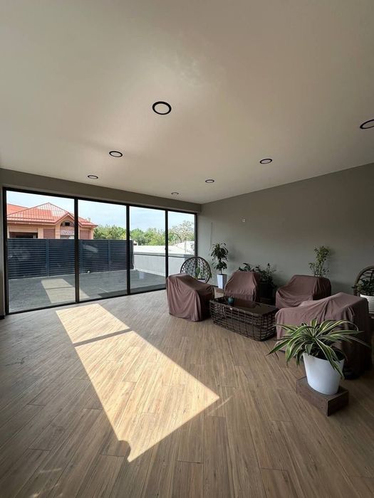 Аренда здание, Глинка, 1.500м2