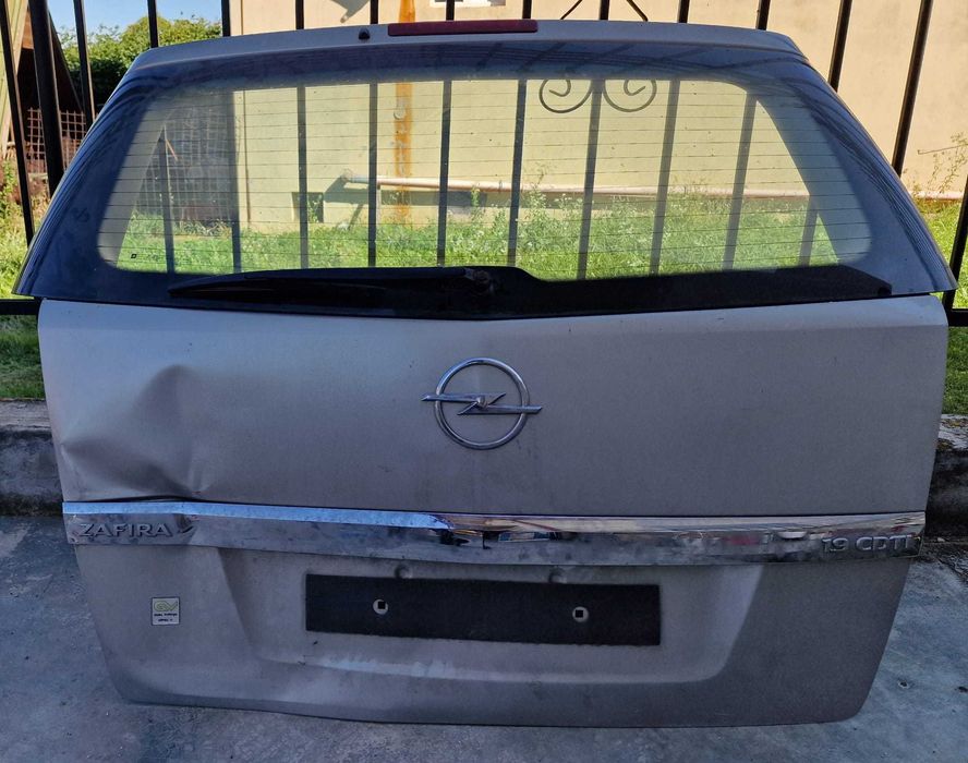 Haion complet avariat Opel Zafira B