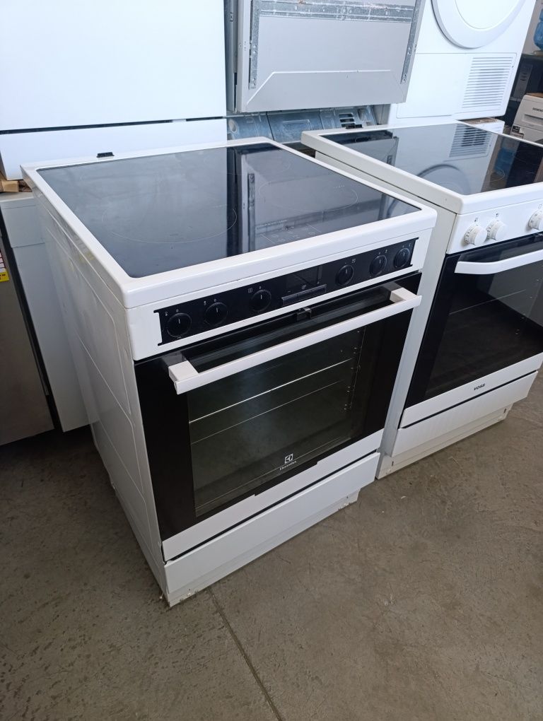 Индукциона Готварска печка Electrolux