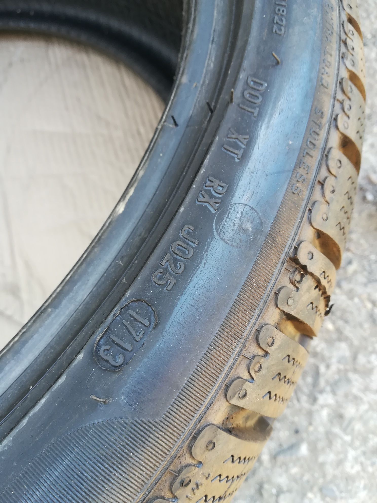 Нови  305/35/20 Pirelli dot1713