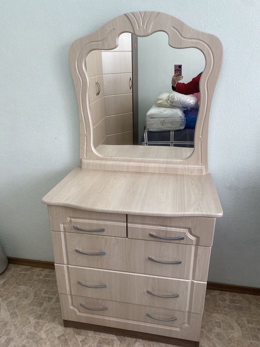Камод сзеркалом