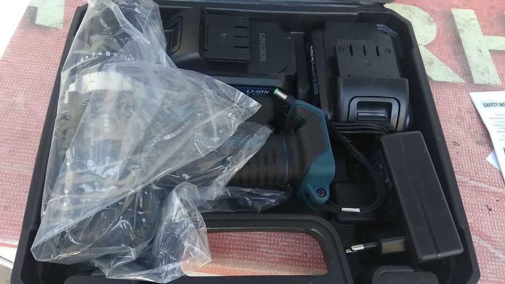 Шуруповерт новый в упаковке