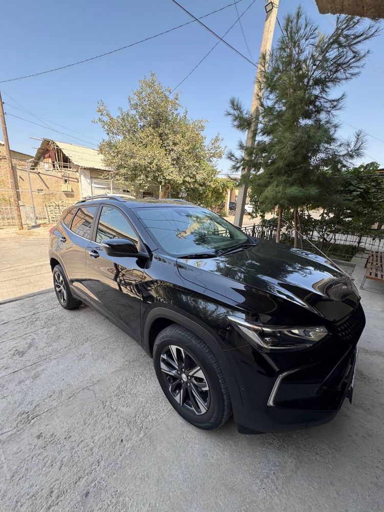 Mashina trekr chevrolet