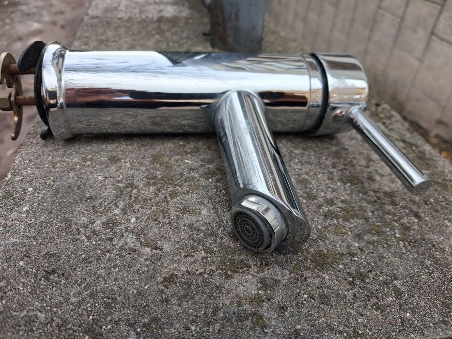 Стояща батерия за мивка