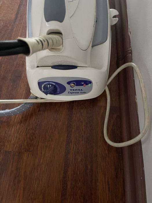 Statie de calcat Tefal