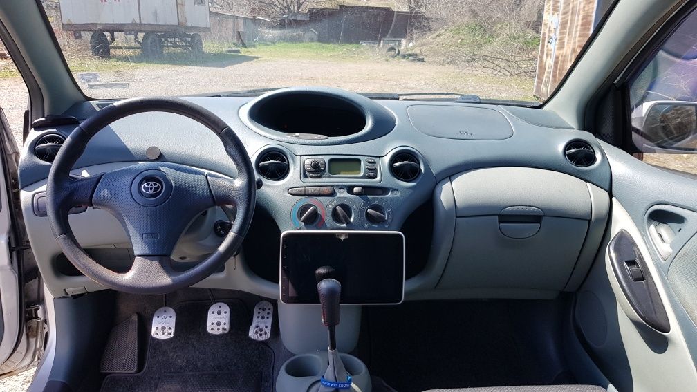 Toyota Yaris Тойота Ярис
