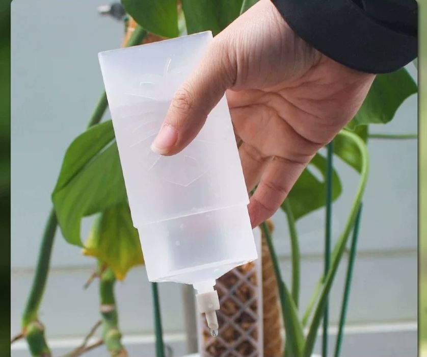 Продаётся опора столб для вьющихся растений с автополивом