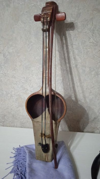 Қылқобыз сатылады.