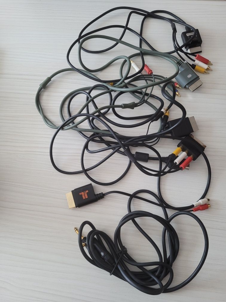 Vând cabluri Xbox și jack jak audio 6.3mm la 20 lei buc.