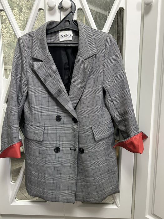 Продам пиджак 2000