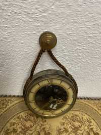 Немски механичен часовник за стена