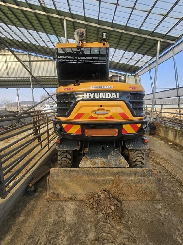 Hyundai ekskavator hw 65 2023 sotiladi