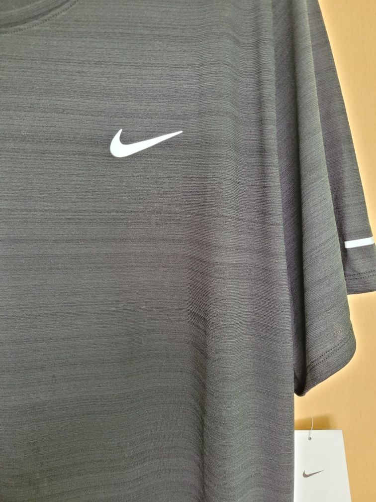 Tricou sport Nike