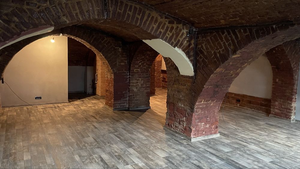 Inchiriez spatiu comercial central in Lugoj