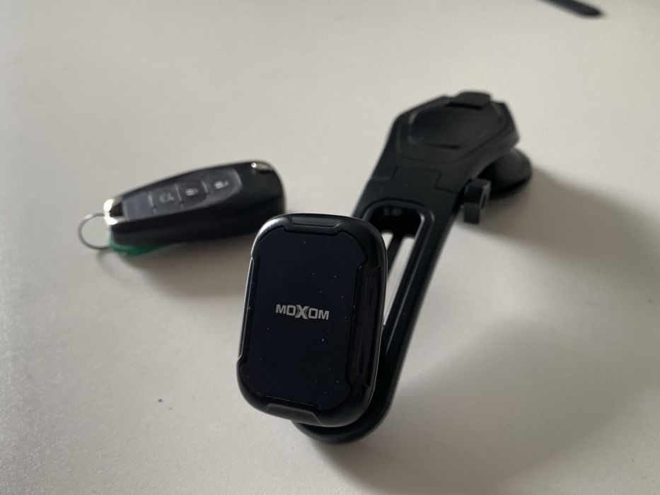 Держатель телефона в машину