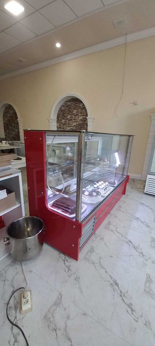 Витрина холодилник