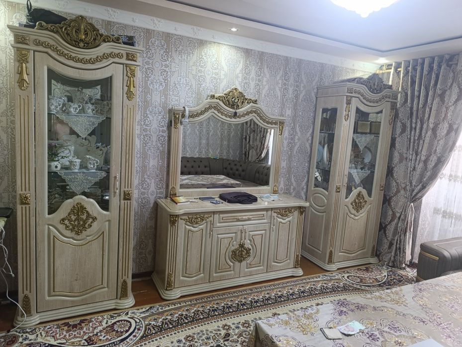 Стенка пеналь комод.