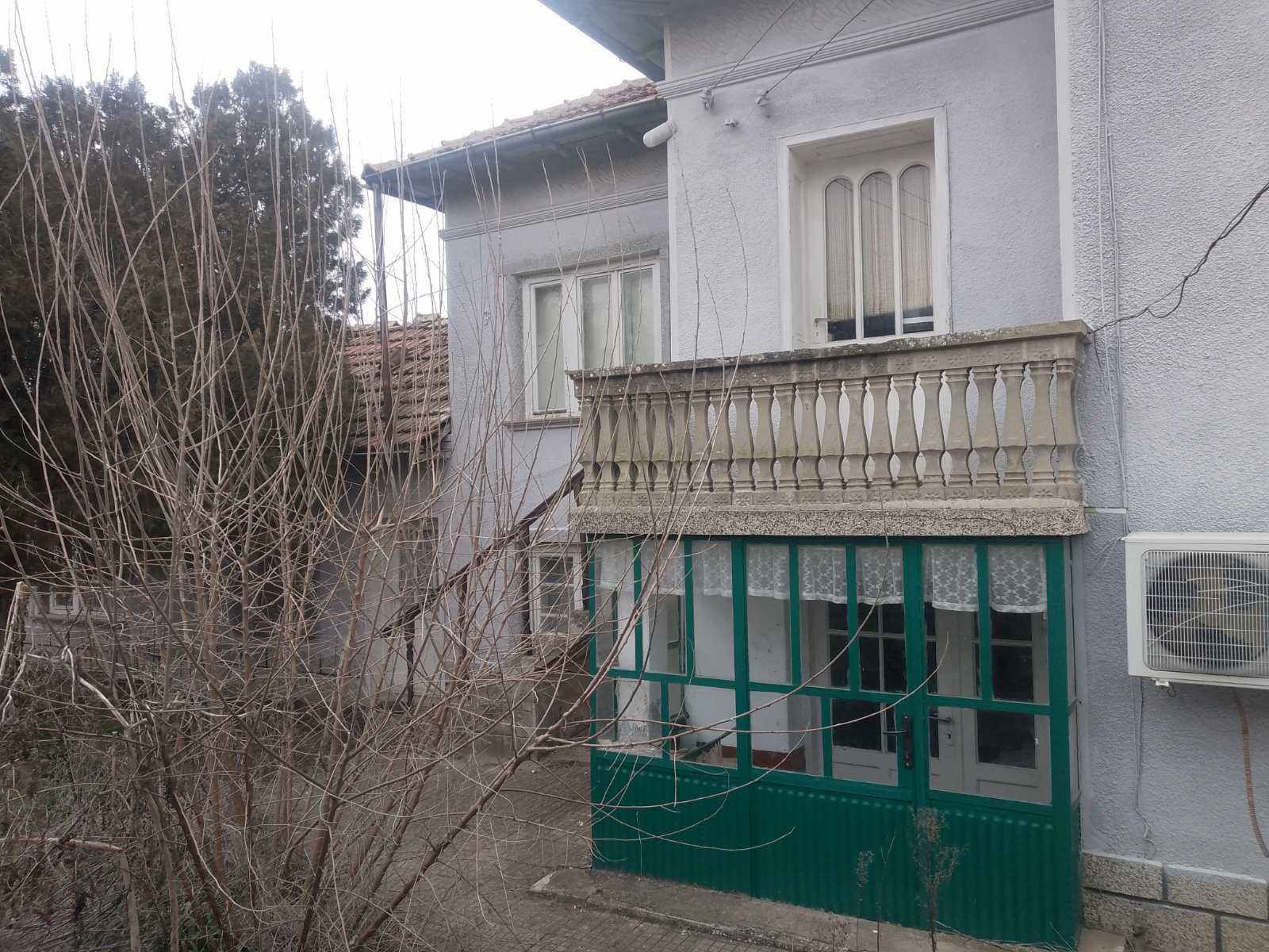 Къща с двор в село Овча Могила