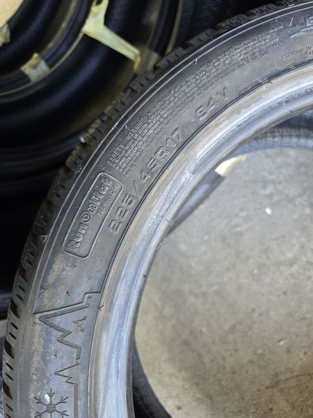 225/45/17 DUNLOP 4бр
