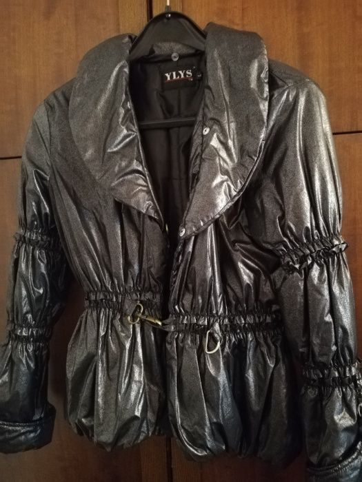 Продавам дамско яке