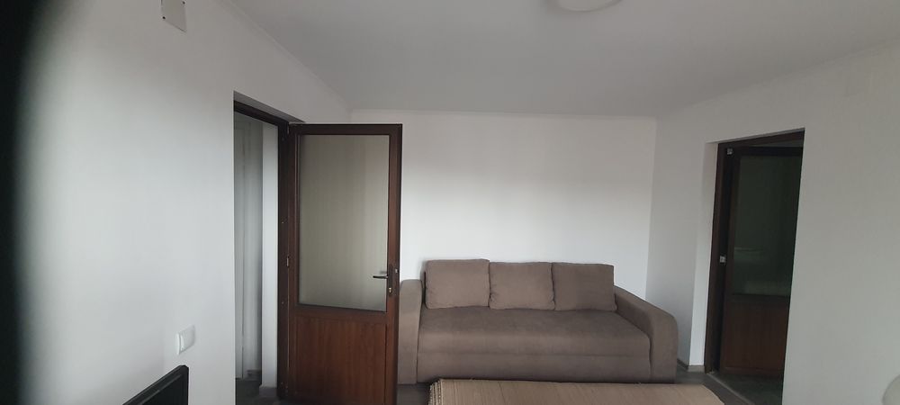 Închiriez Apartament 3 camere