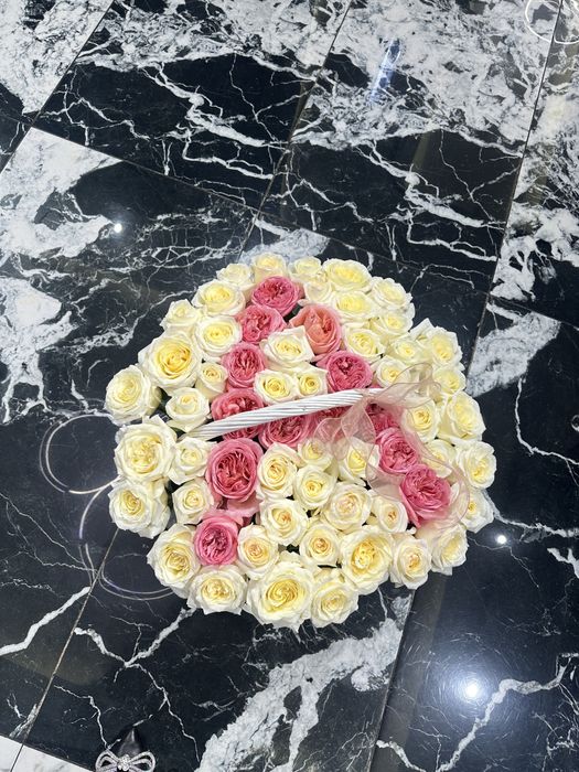 Цветы в корзине буква А