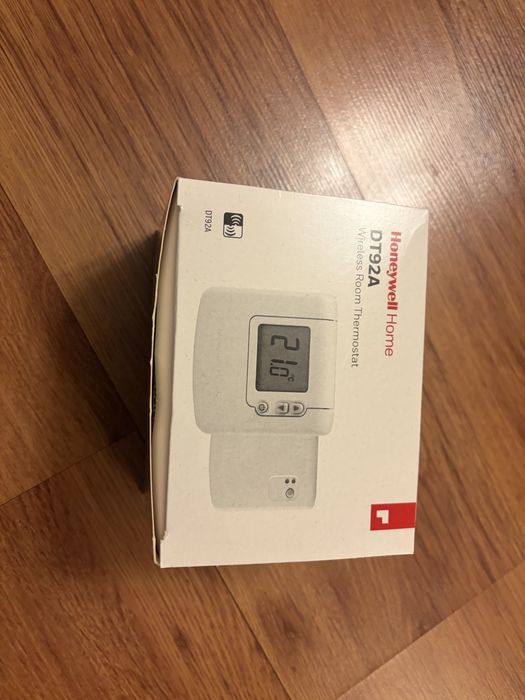 Termostat digital wireless Honeywell DT92