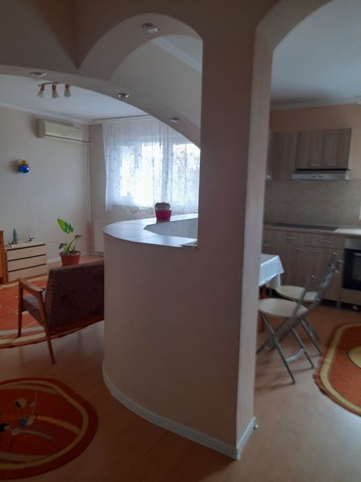 Dau in chirie apartament 3 camere Oradea-Rogerius