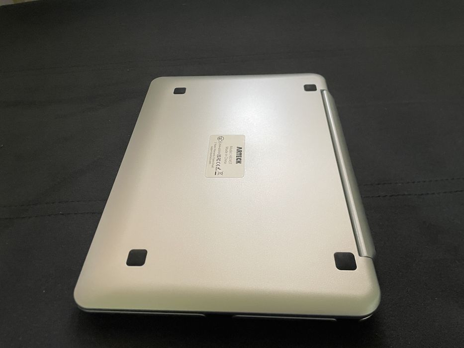 Husă Arteck iPad 7/8/9 cu tastatura și trackpad
