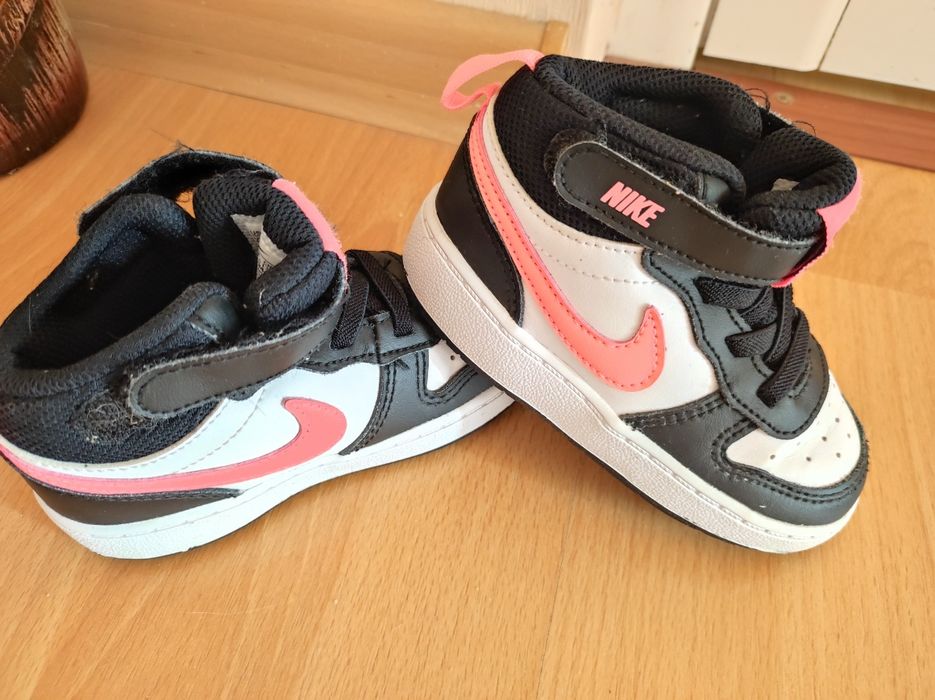 Маратонки nike uk 6.5 eur 23.5 обувани веднъж