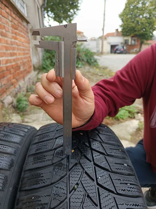 235/45/18 Зимни гуми