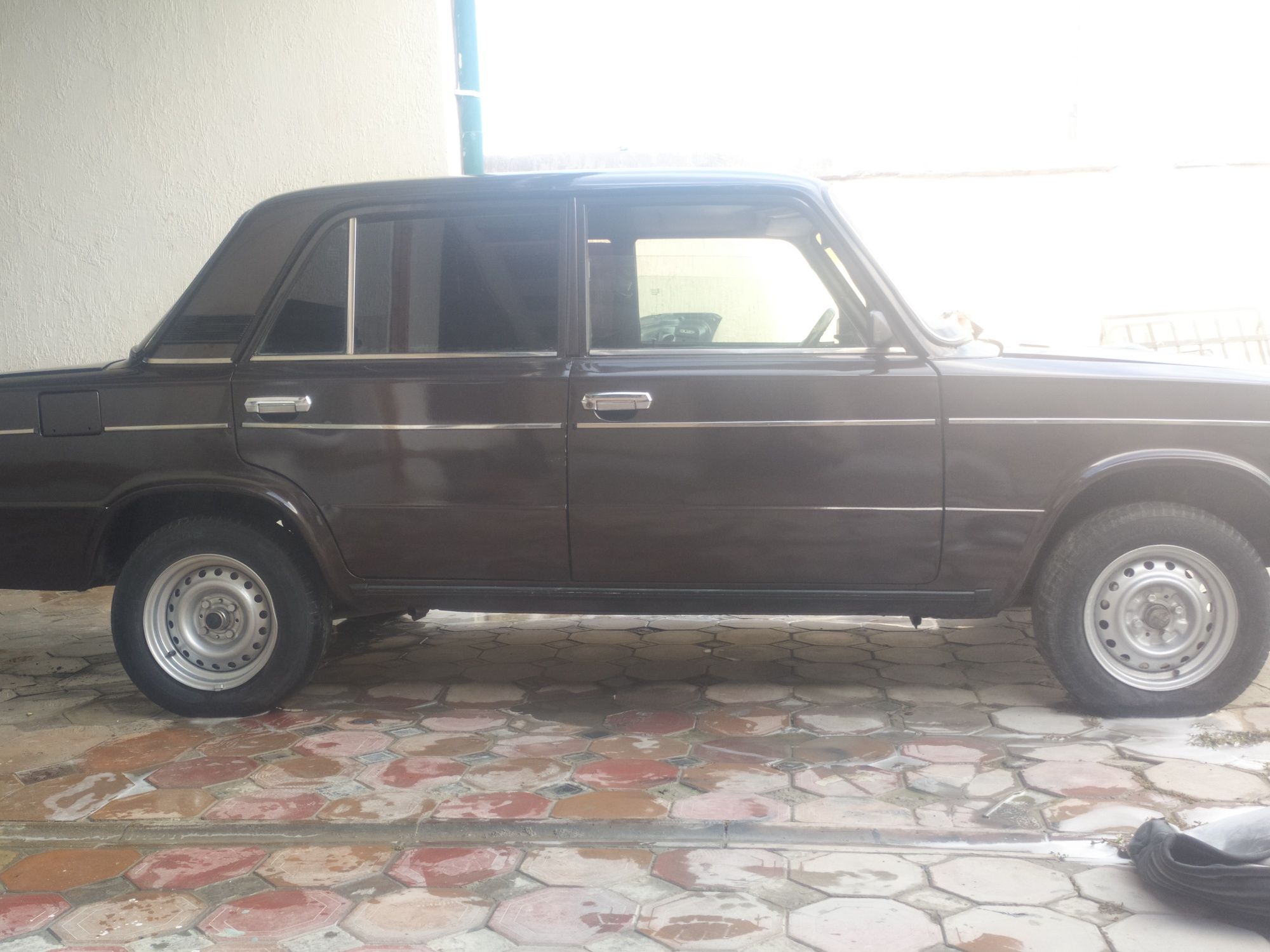 Vaz 2106 sotiladi