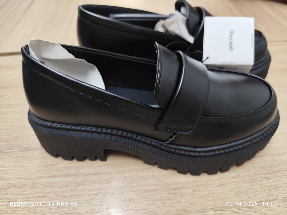 Дамски кожени обувки