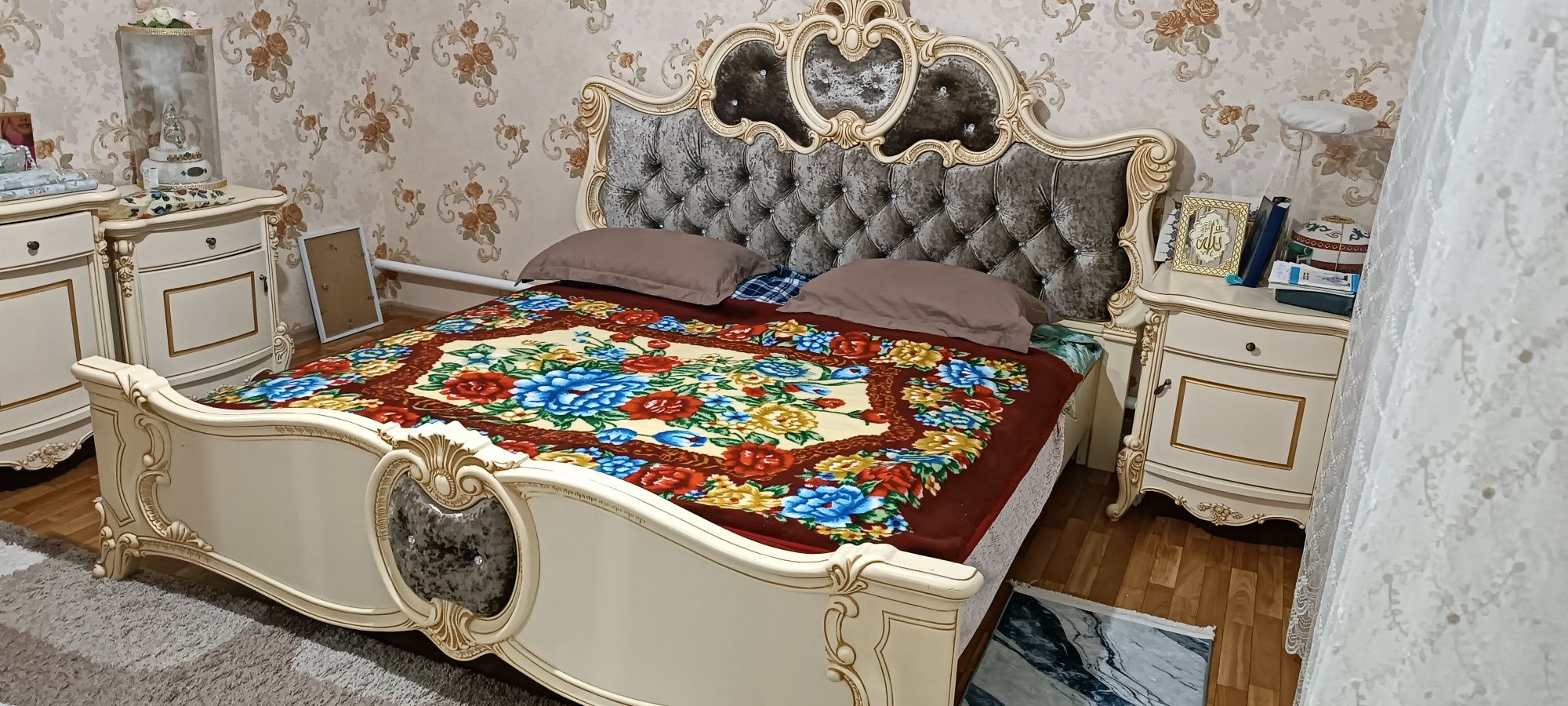 Спальние гарнитуры