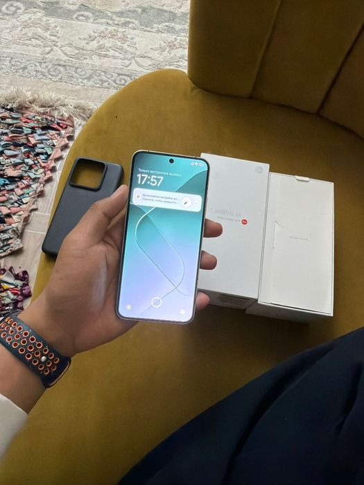 Телефон Xiaomi 14