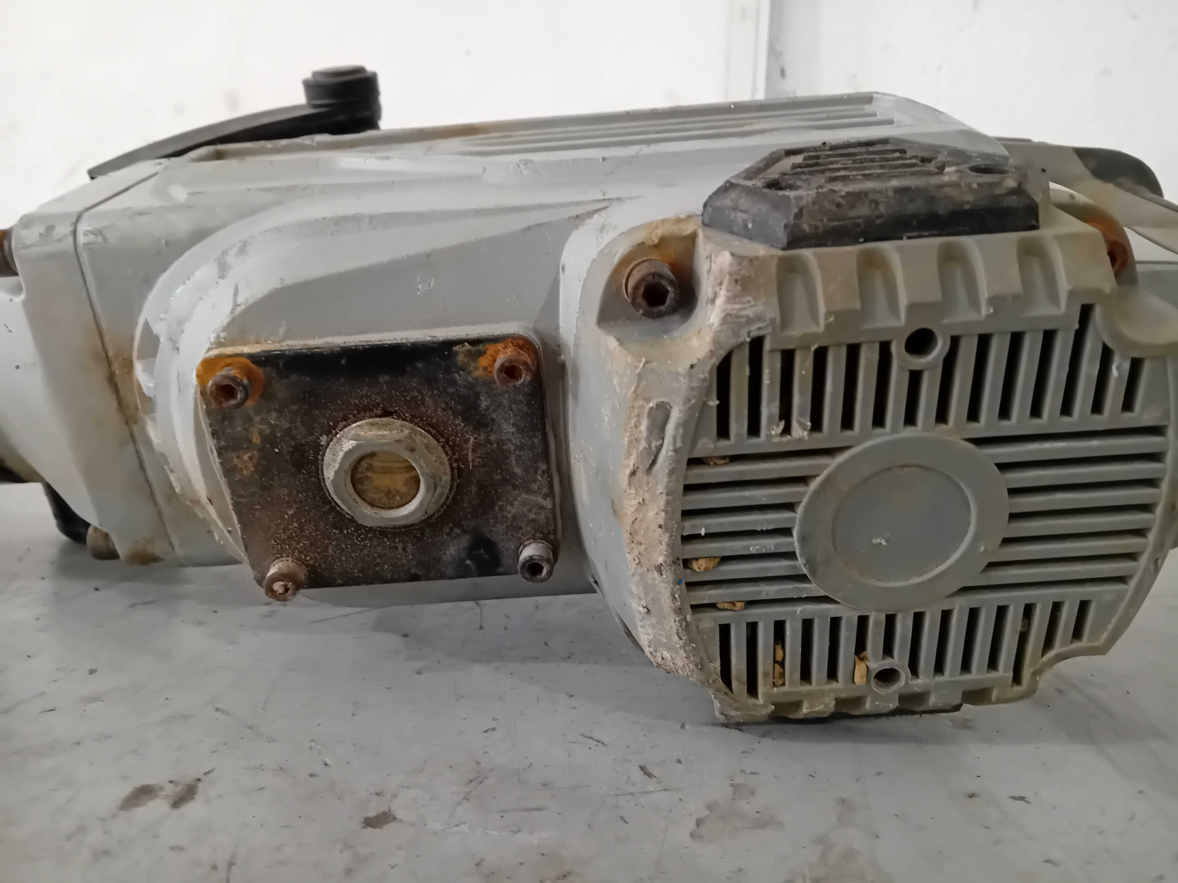 Къртач -  Bauker 1700 W