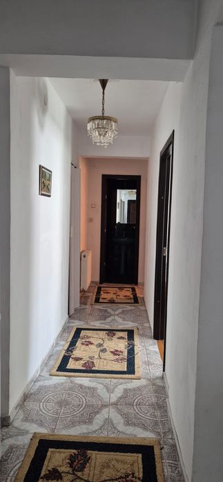 De închiriat apartament cu 3 camere